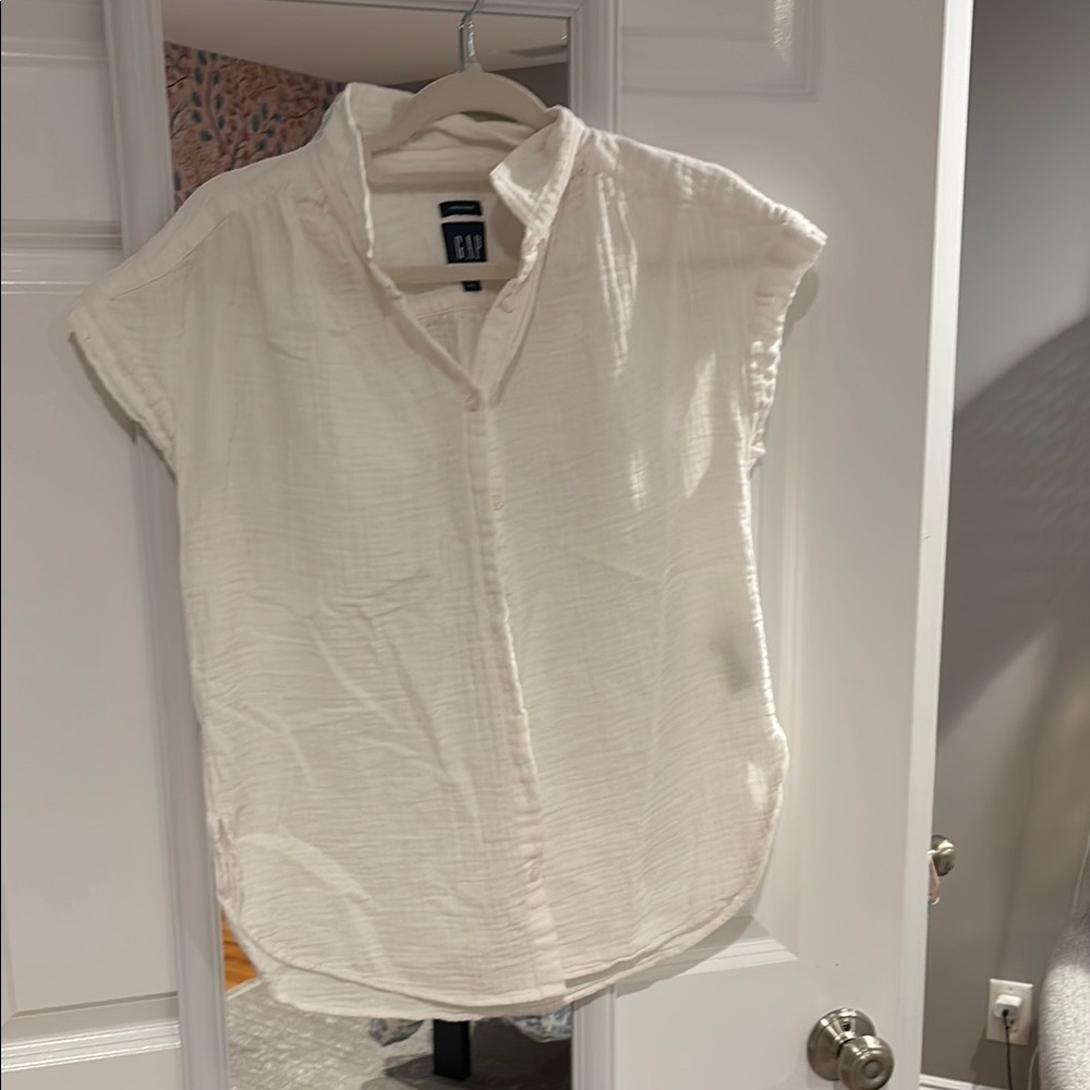 GAP Ivory Textured Button-Up Top